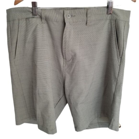 NWT Burnside Shorts Hybrid walk short board short Silver Size 36 - Picture 1 of 12